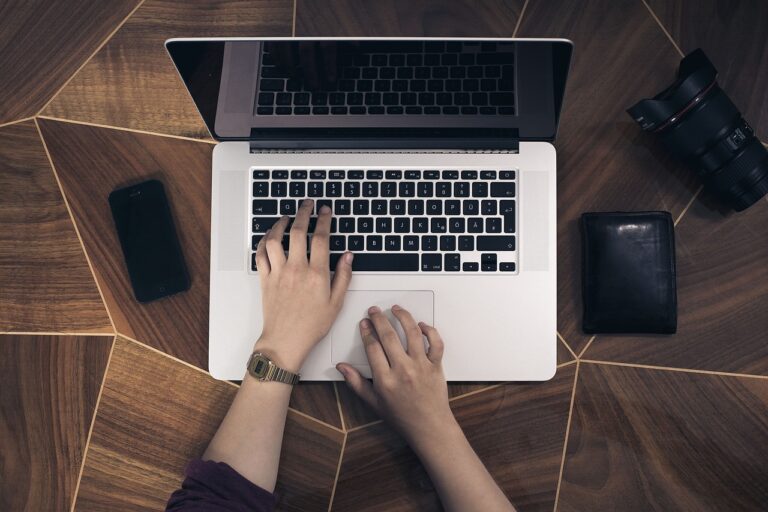 laptop, hands, gadgets, iphone, apple, lens, macbook, mobile phone, smartphone, typing, blogging, flat lay, workspace, laptop, laptop, typing, typing, typing, typing, typing, blogging, blogging, blogging